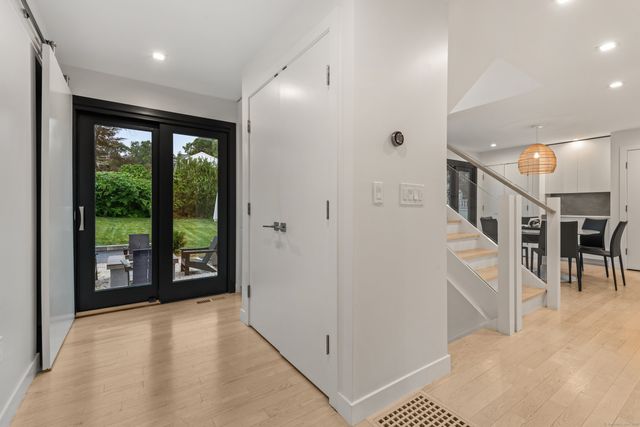 200 Hillspoint Road, Westport, CT 06880