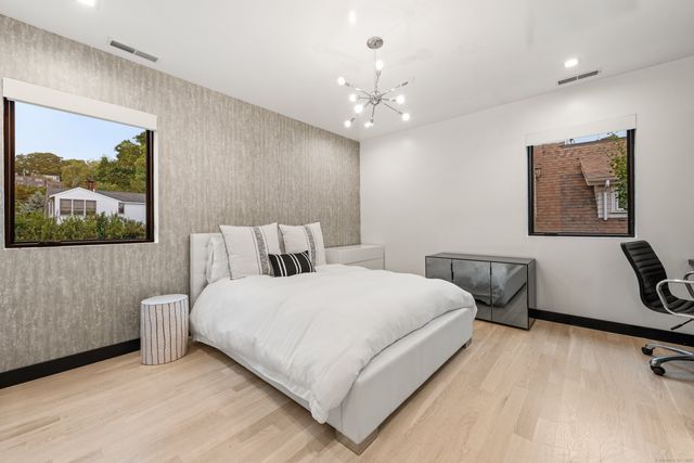 200 Hillspoint Road, Westport, CT 06880