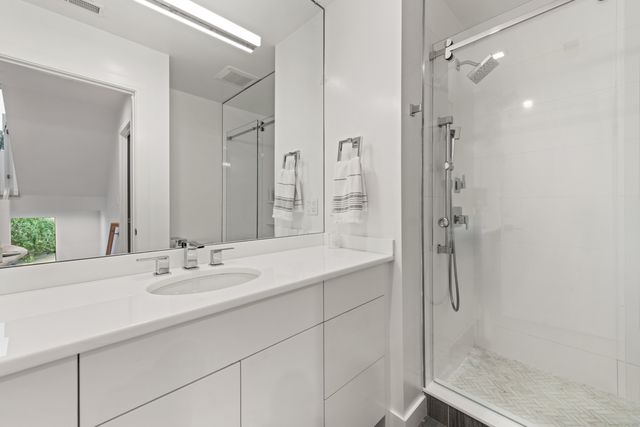 200 Hillspoint Road, Westport, CT 06880