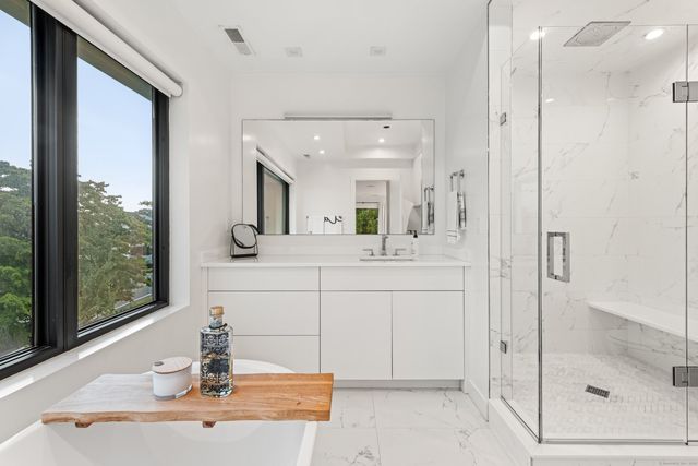 200 Hillspoint Road, Westport, CT 06880