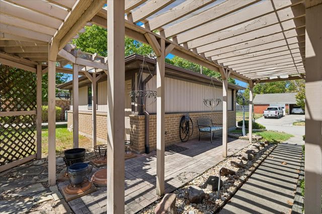 601 Line Drive, Gainesville, TX 76240