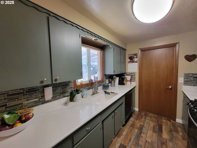 1830 Nw 35th Pl, Lincoln City, OR 97367