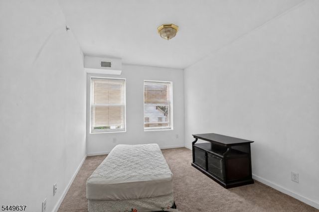 133 N Maple Ave 303, East Orange City, NJ 07017