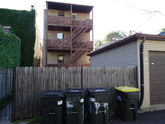 821-23 N Fairfield Avenue, Chicago, IL 60622