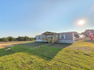 1065 E Old Hallettsville RD, Flatonia, TX 78941