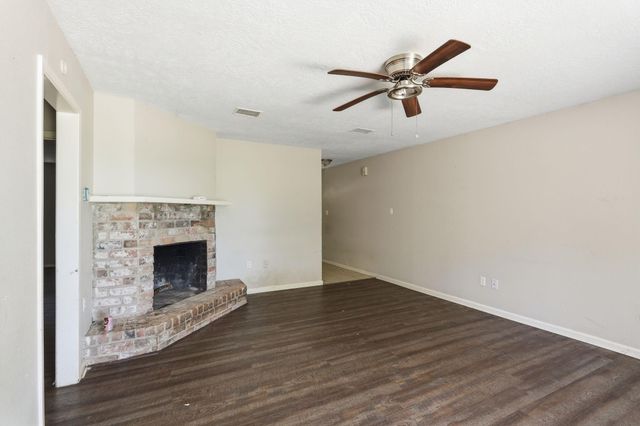 6614 Indian Lake Drive, Houston, TX 77489