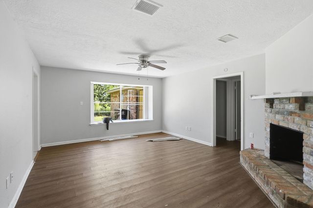 6614 Indian Lake Drive, Houston, TX 77489