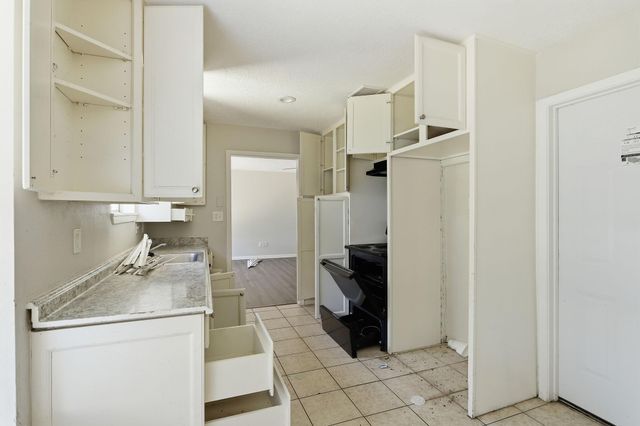 6614 Indian Lake Drive, Houston, TX 77489