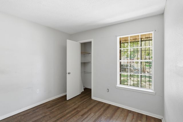 6614 Indian Lake Drive, Houston, TX 77489