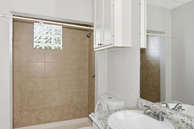 6614 Indian Lake Drive, Houston, TX 77489