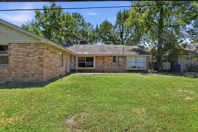 6614 Indian Lake Drive, Houston, TX 77489