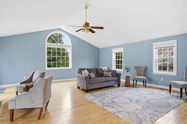 62 Shepherd Road, Manchester, NH 03104