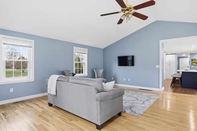 62 Shepherd Road, Manchester, NH 03104