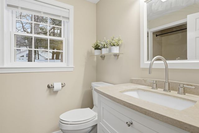 62 Shepherd Road, Manchester, NH 03104