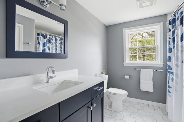 62 Shepherd Road, Manchester, NH 03104