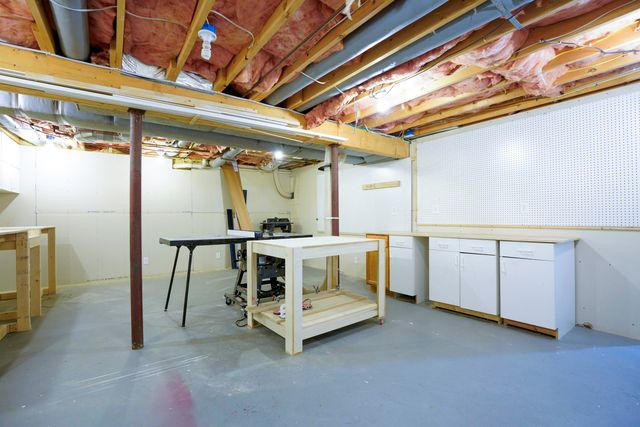 62 Shepherd Road, Manchester, NH 03104