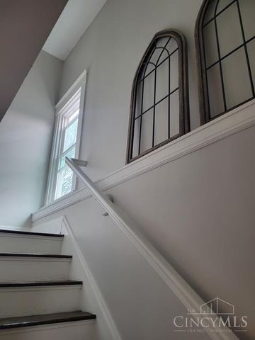 26 Chestnut Avenue, Wyoming, OH 45215