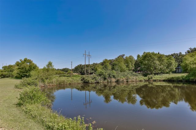 671 County Road 163, Gainesville, TX 76240