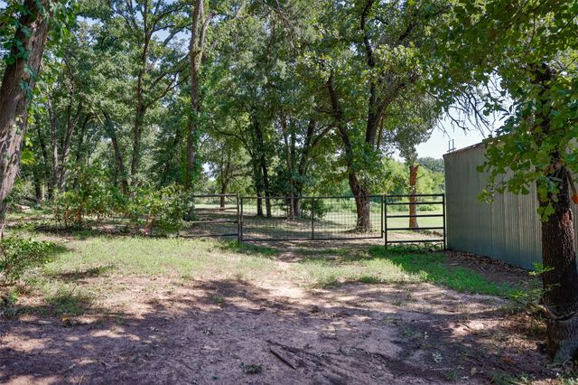 671 County Road 163, Gainesville, TX 76240