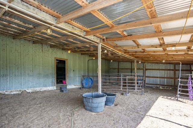 671 County Road 163, Gainesville, TX 76240