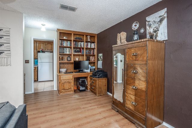 671 County Road 163, Gainesville, TX 76240