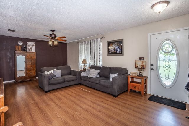 671 County Road 163, Gainesville, TX 76240