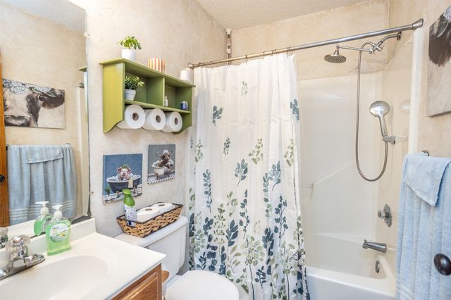671 County Road 163, Gainesville, TX 76240