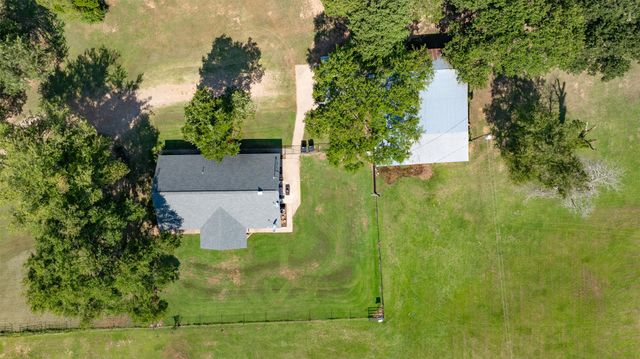 671 County Road 163, Gainesville, TX 76240