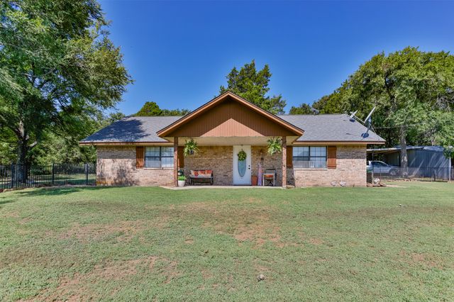 671 County Road 163, Gainesville, TX 76240