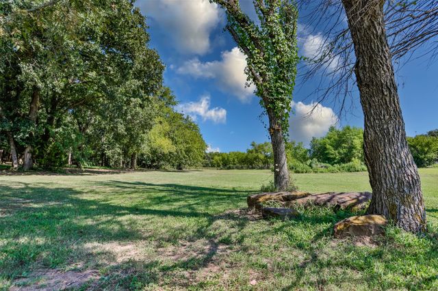 671 County Road 163, Gainesville, TX 76240