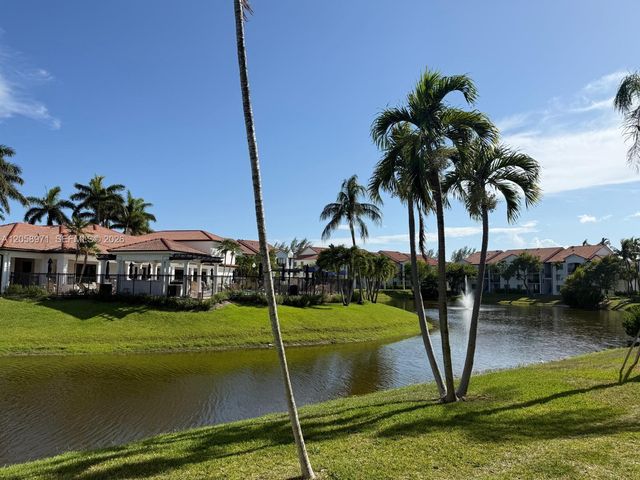 401 Villa Cir 401, Boynton Beach, FL 33435