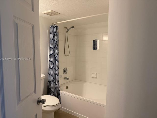 401 Villa Cir 401, Boynton Beach, FL 33435