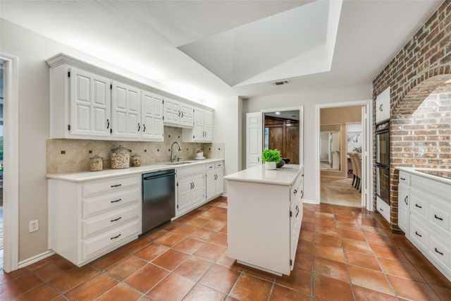 3814 Danbury Drive, Arlington, TX 76016