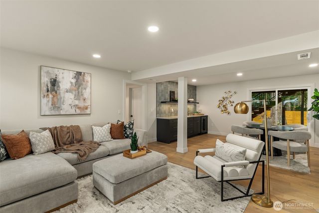 14313 116th Place NE, Kirkland, WA 98034
