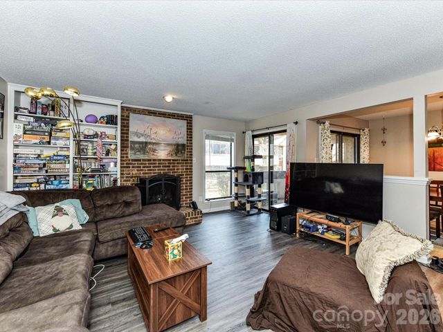 7304 Winery Lane, Charlotte, NC 28227