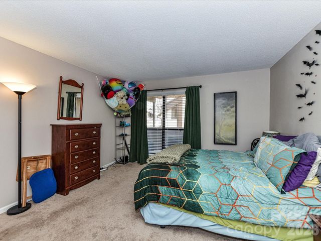 7304 Winery Lane, Charlotte, NC 28227