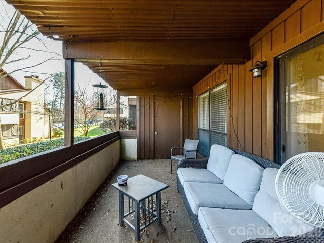 7304 Winery Lane, Charlotte, NC 28227