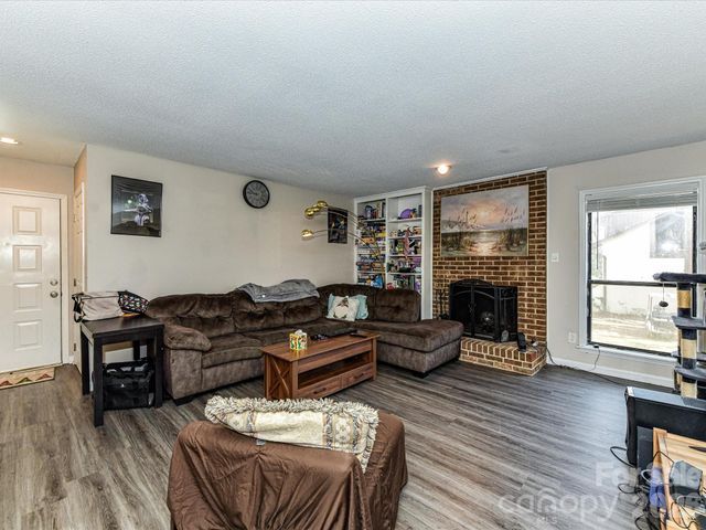 7304 Winery Lane, Charlotte, NC 28227