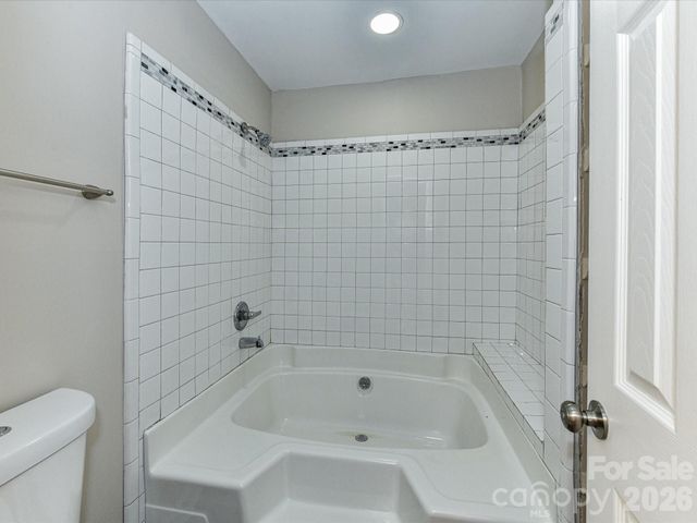 7304 Winery Lane, Charlotte, NC 28227