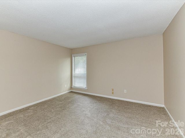 7304 Winery Lane, Charlotte, NC 28227