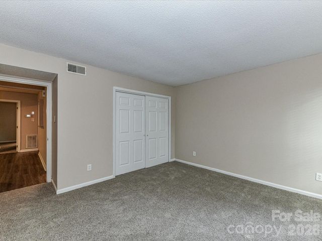 7304 Winery Lane, Charlotte, NC 28227