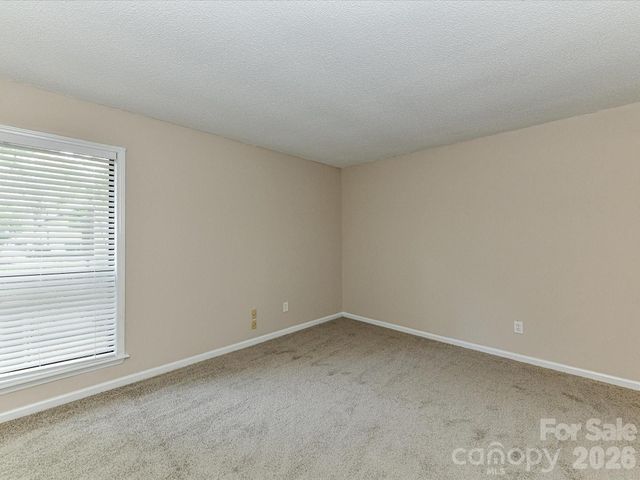 7304 Winery Lane, Charlotte, NC 28227