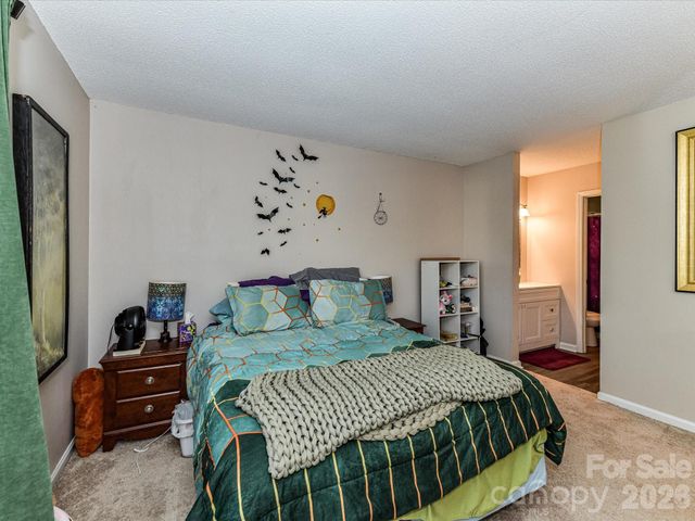 7304 Winery Lane, Charlotte, NC 28227