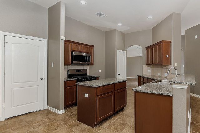 9606 Arched Oak Drive, Houston, TX 77095