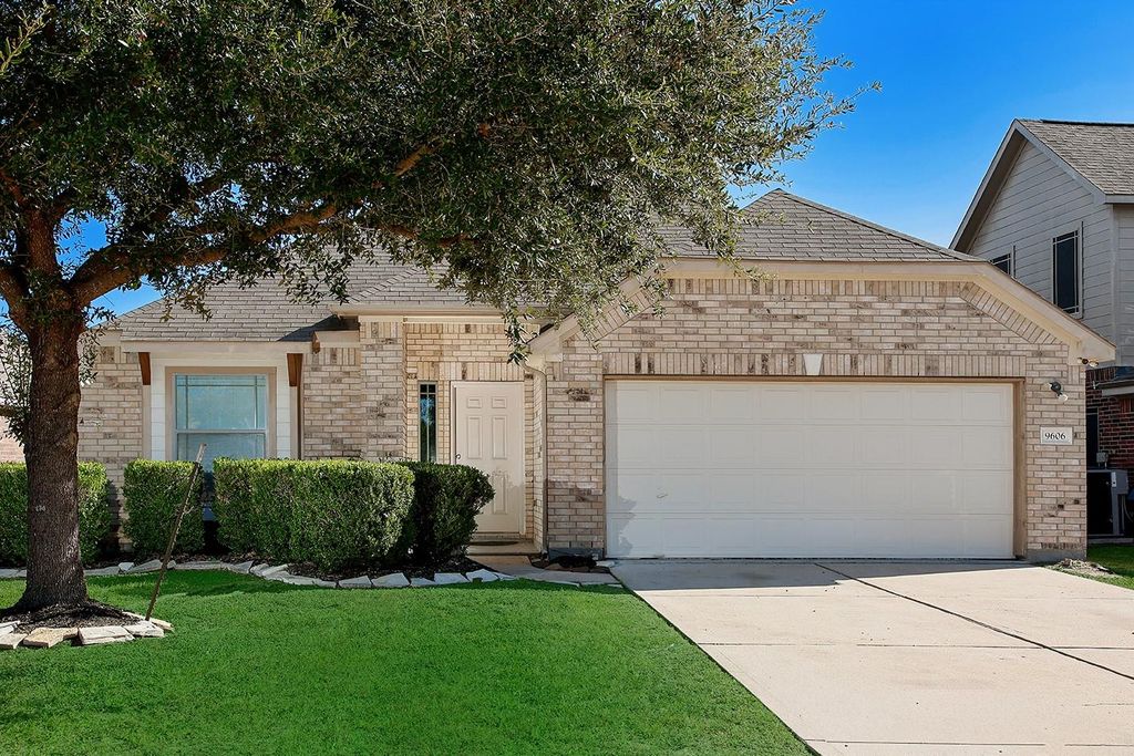 9606 Arched Oak Drive, Houston, TX 77095