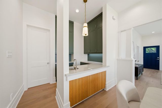 1236 Columbia Street, Houston, TX 77008