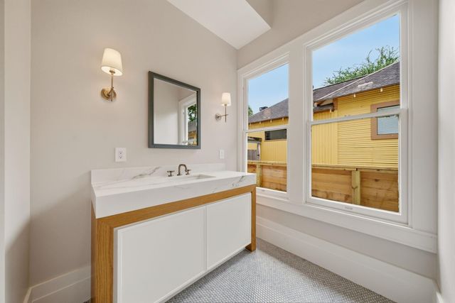 1236 Columbia Street, Houston, TX 77008