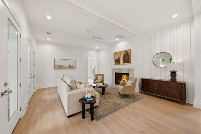 1236 Columbia Street, Houston, TX 77008