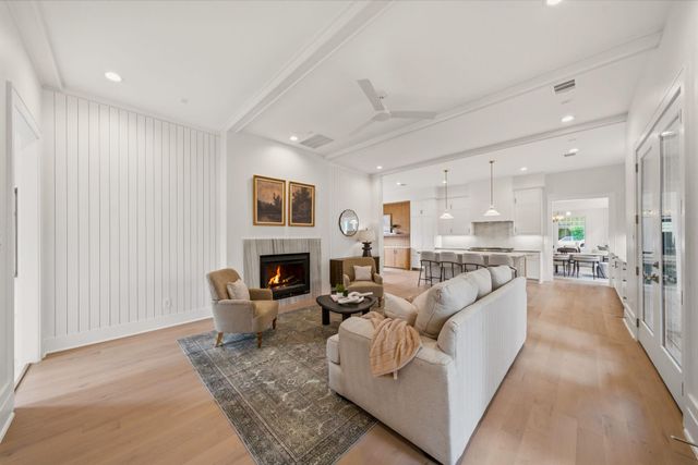 1236 Columbia Street, Houston, TX 77008