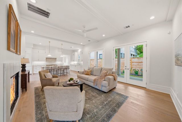 1236 Columbia Street, Houston, TX 77008